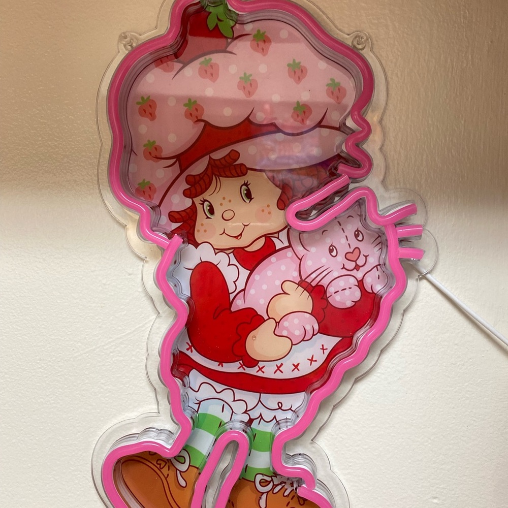 Strawberry Shortcake Wall Light